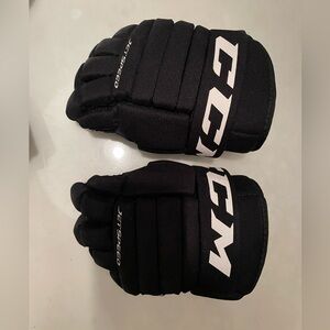 CCM youth 9” hockey gloves